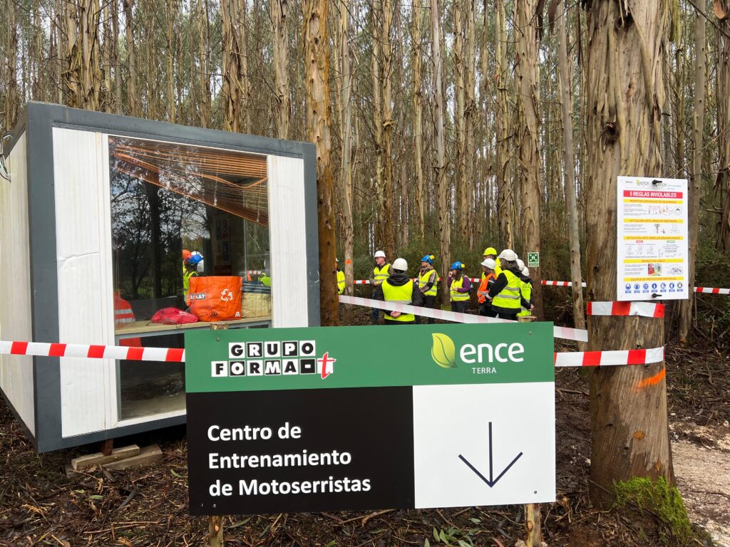 Ence Terra pone en marcha un lugar de entrenamiento pionero para operadores de motosierra en operaciones forestales